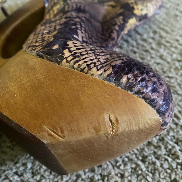 Jeffrey Campbell python wedge platform ankle boots size 6. - Picture 4 of 7
